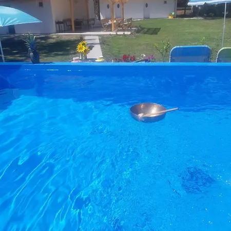 Mirella Apartament *